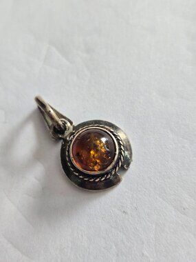 925 Sterling Silver & Amber Pendant